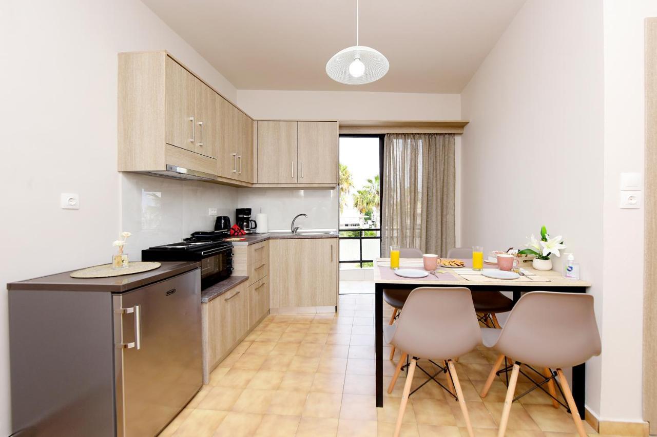 Palm Square Apartment *